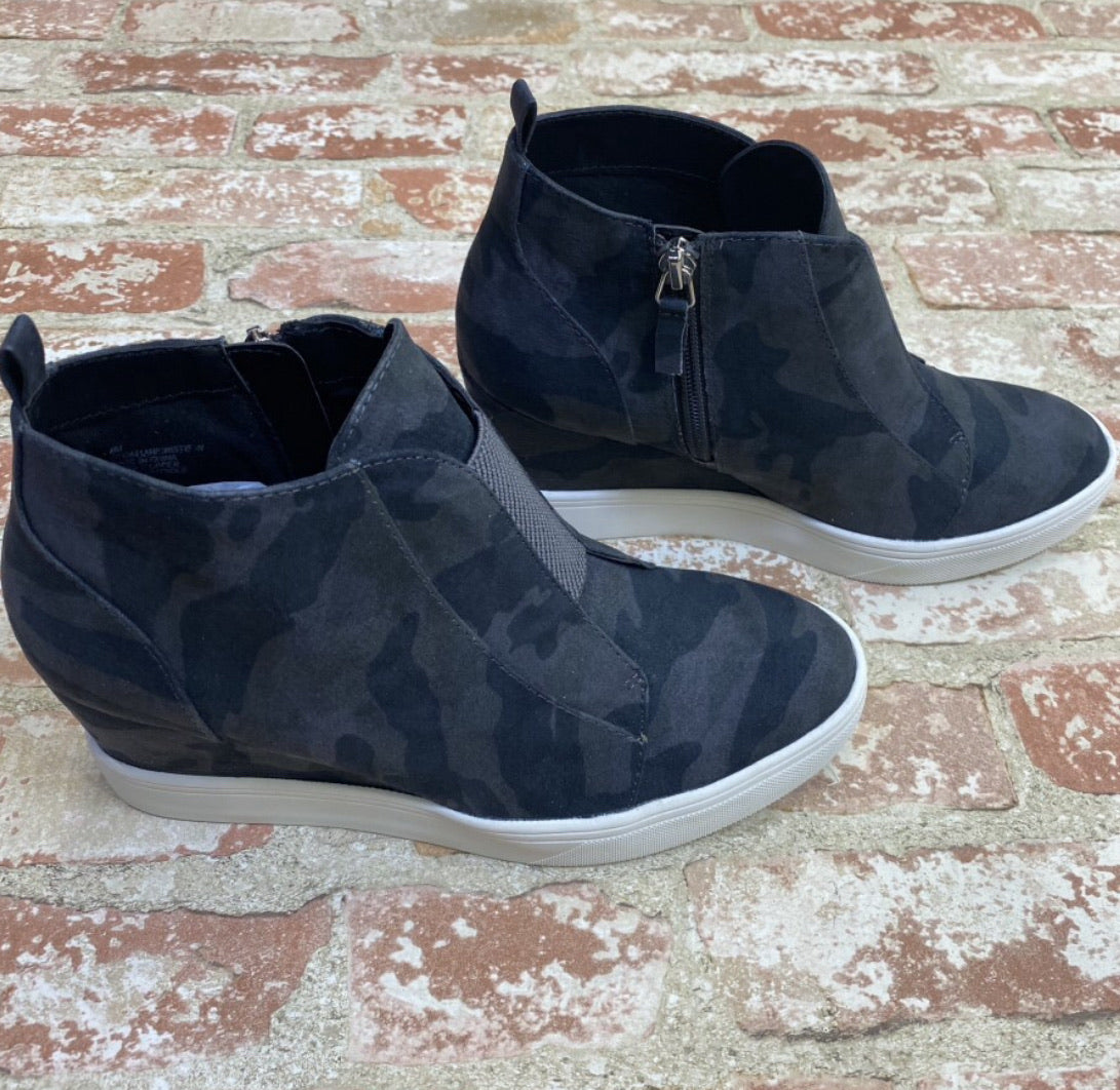 MIA SNEAKER WEDGE