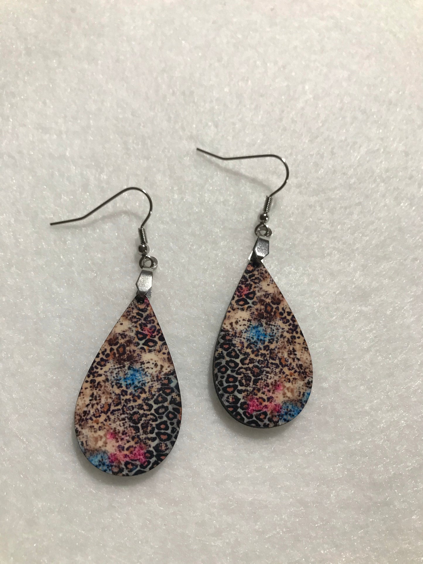 WILD AND COLORFUL TEAR DROP EARRINGS